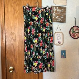 Terra & Sky Black Floral Skirt - Women’s Size 14W
